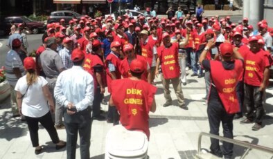 Beşiktaş Belediyesi işçileri maaşlarını alamadıkları gerekçesiyle iş bıraktı