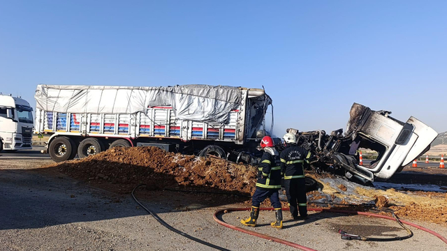 Gaziantep’te arpa yüklü TIR yandı; şoför yaralı