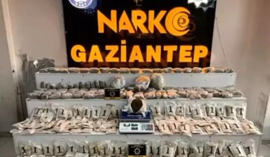 Gaziantep’te Narkotik Operasyonu: 21 Kilo Esrar ve 183 Bin Captagon Hap Ele Geçirildi