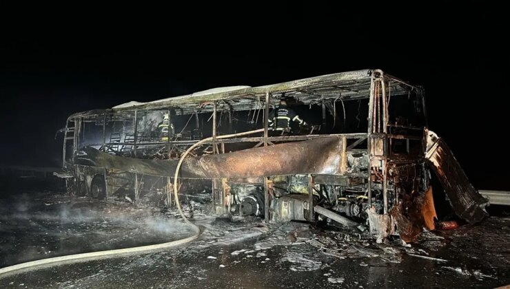 TAG Otoyolunda Yolcu Otobüsü Yangın Çıkardı