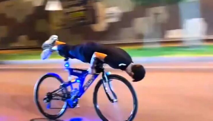 Gaziantep’te Gençlerin Trafikteki Akrobatik Bisiklet Gösterisi