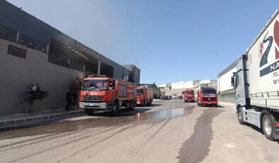 Gaziantep’teki Islak Mendil Fabrikasında Yangın