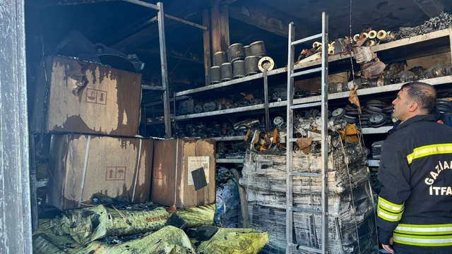 Gaziantep’te hırdavat dükkanında çıkan yangın söndürüldü