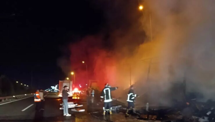 Şanlıurfa’da Seyir Halindeki TIR’da Yangın Çıktı