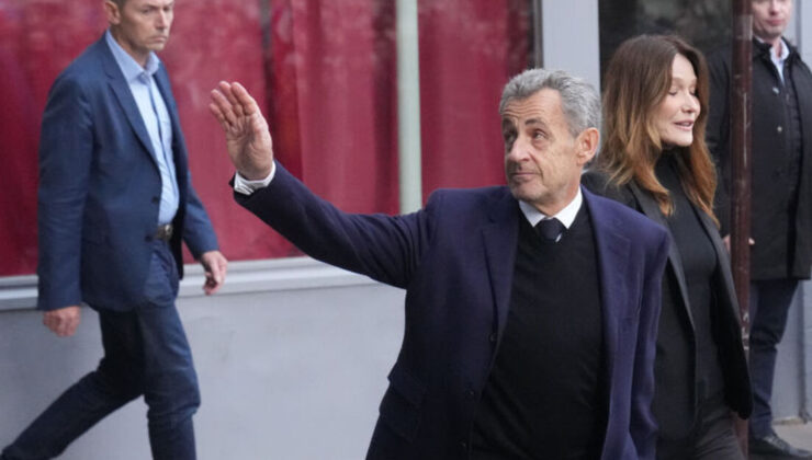 Fransa’da eski Cumhurbaşkanı Sarkozy, adli kontrol şartıyla serbest bırakılmasının ardından evine geldi