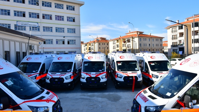 Gaziantep’te tam donanımlı 16 yeni ambulans görev yapacak