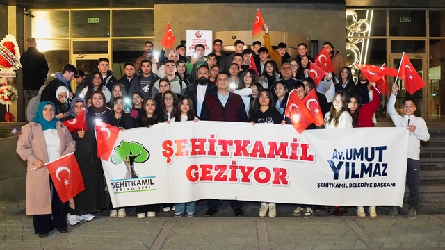 Şehitkamil’den Cumhuriyetin 102. yılında Ankara çıkarmasıBaşkan Yılmaz, gençleri Ankara’ya uğurladıYılmaz: “Atatürk’ün izinde yürümeye devam edeceğiz”