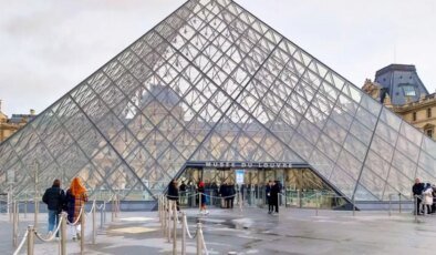 Dünyaca ünlü müzenin başına gelmeyen kalmadı