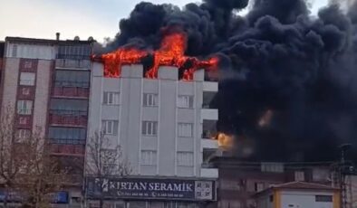 Gaziantep’te 4 katlı apartmanın terasında korkutan yangın