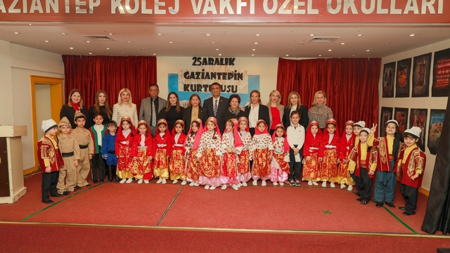 Minik GKV’lilerden “25 Aralık Gaziantep’in Kurtuluşu” töreni