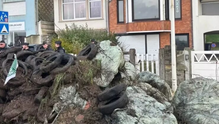 Fransız çiftçilerden sert protesto: Bu kez Macron’un evinin önü hedefte