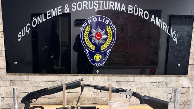 Gaziantep’te ruhsatsız 2 tüfek ile 8 tabanca ele geçirildi: 5 gözaltı