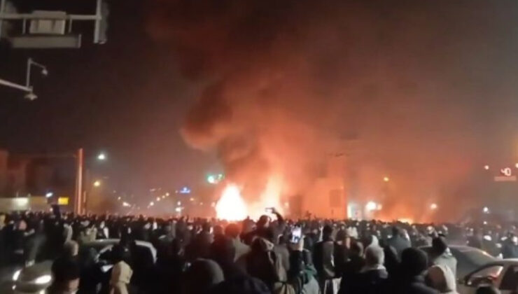 İran ordusundan gösterilere ilişkin “ulusal çıkarları koruyacağız” mesajı