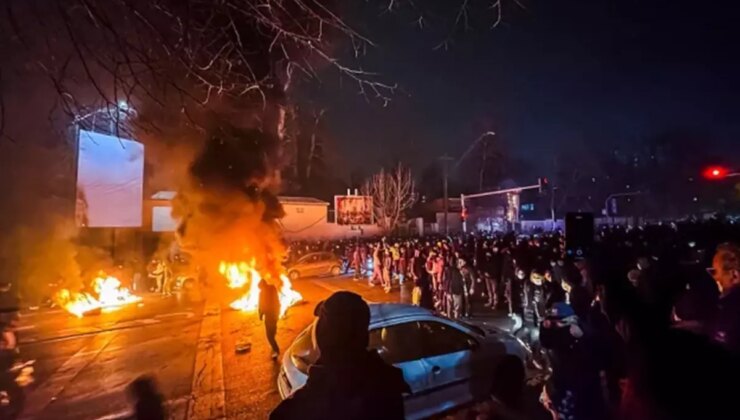 İran’daki protestolarda ölü sayısı 3 bin 90’a yükseldi