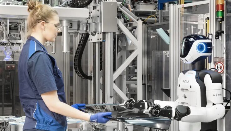 Alman otomotiv devinde işler değişiyor, robotlar üretim hattına çıkarıldı