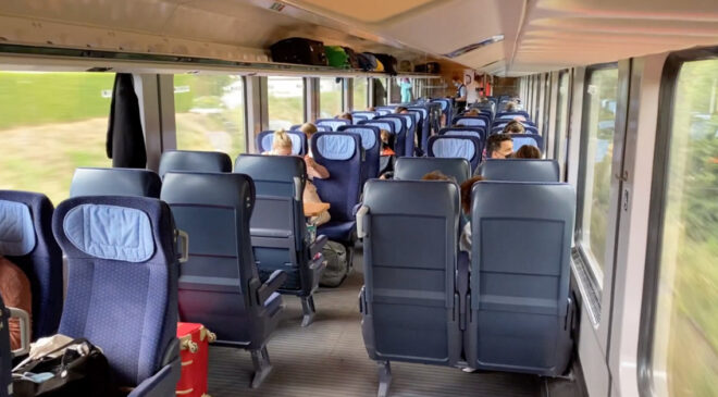 Almanya’da trende bilet kontrolü yapan kondüktör uğradığı saldırı sonucu hayatını kaybetti