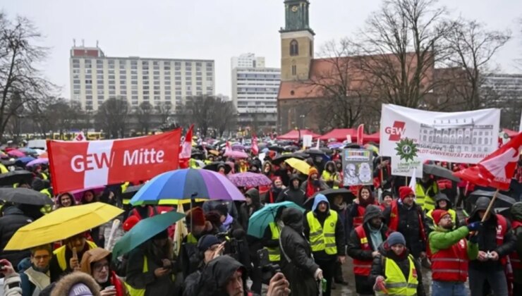 Almanya’da yeni grev dalgası toplu ulaşımı felç etti