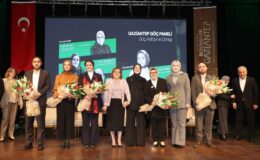 Gaziantep Büyükşehir’in ev sahipliğinde “Yeşil Otobüs” belgeselinin ilk gösterimi yapıldı”Göç, hafıza ve dönüş” paneliyle göç olgusu tüm yönleriyle ele alındı