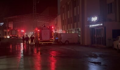 Gaziantep’te makarna fabrikasında yangınYangın, itfaiye ekiplerinin 3 saatlik müdahalesiyle kontrol altına alındı