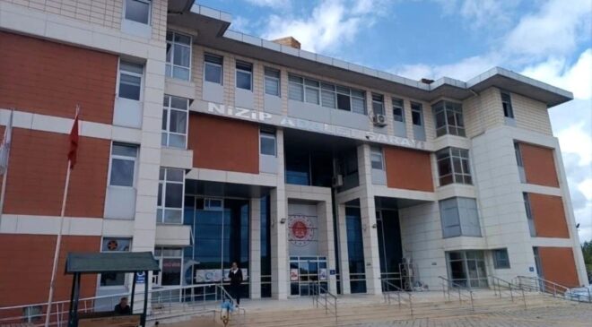 6 yaşındaki çocuğu bıçakla yaralayan hademe tahliye oldu