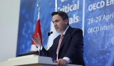 Bakan Bayraktar’dan sert uyarı: İşçisinin hakkını ödemeyene ruhsat yok