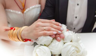 Gaziantep’te bir çift, düğüne gelemeyecek olanlar için davetiyeye IBAN koydu