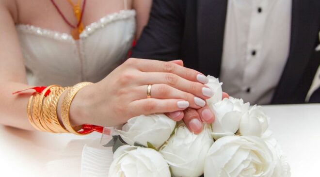 Gaziantep’te bir çift, düğüne gelemeyecek olanlar için davetiyeye IBAN koydu