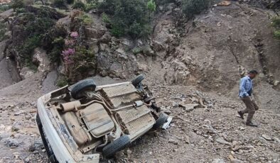 Gaziantep’te dere yatağına devrilen otomobilin sürücüsü yaralandı