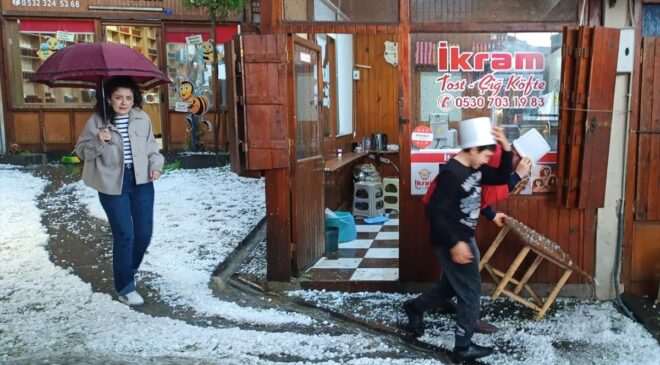 Gaziantep’te dolu hayatı olumsuz etkiledi
