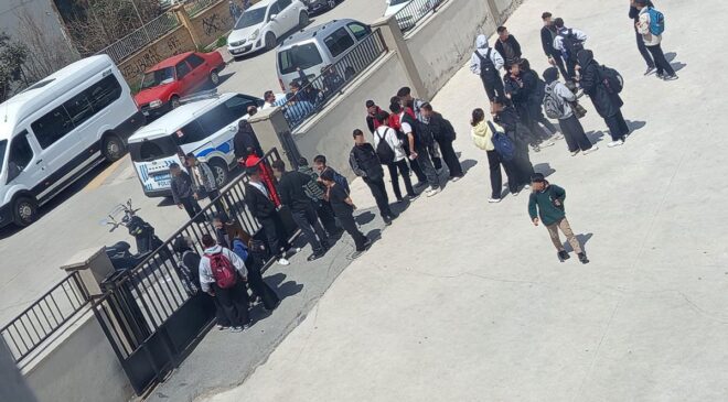 Gaziantep’te lise önünde kurusıkı tabancalı saldırı paniği