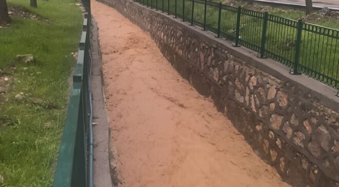 Gaziantep’te sağanak hayatı olumsuz etkiledi