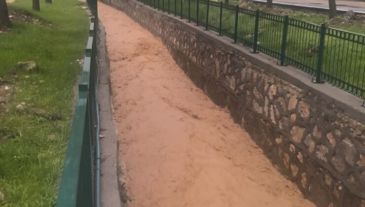 Gaziantep’te sağanak hayatı olumsuz etkiledi