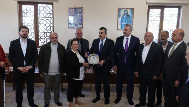 Milli Eğitim Bakanı Tekin, Gaziantep’te cemevi ziyaretinde bulundu