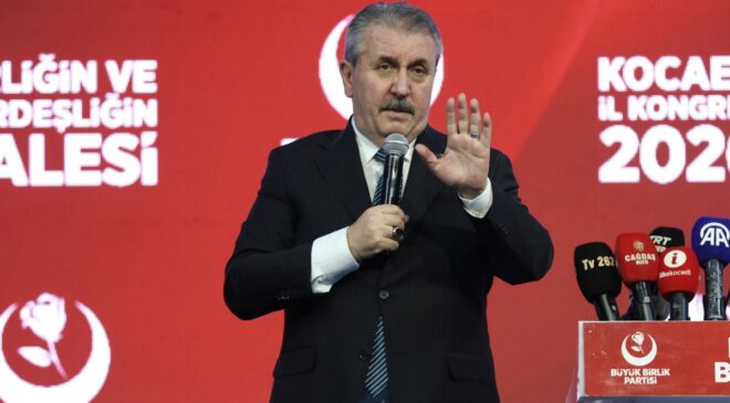Mustafa Destici’den mehteran eleştirisi: Hangisinden rahatsız oldun ey CHP il başkanı?