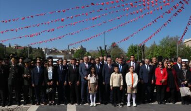 Nizip ve Araban ilçelerinde 23 Nisan Ulusal Egemenlik ve Çocuk Bayramı kutlandı