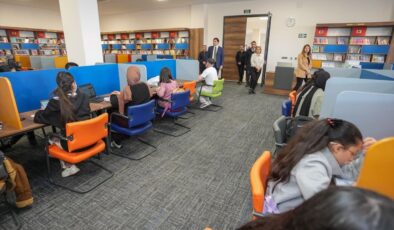 Şehitkamil Belediyesi’nden sınava hazırlanan öğrencilere kitap ve deneme desteği