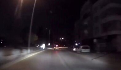 Ticari taksinin çarptığı genç kız hayatını kaybetti: Feci kaza kamerada