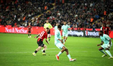 Trendyol Süper Lig: Gaziantep FK: 2 Kayserispor: 0 (İlk yarı)