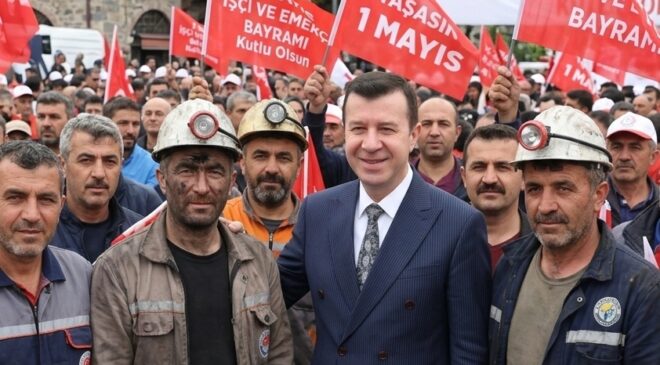 1 MAYIS’TA “MADEN İŞÇİSİNİN EMEĞİ ÖDENMİYOR, ADALET YOK SAYILIYOR”