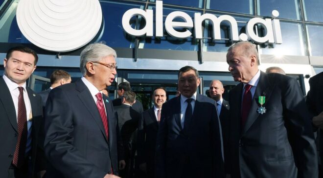 Erdoğan ve Tokayev, Alem.AI Yapay Zeka Merkezi’ni ziyaret etti