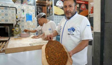 Gaziantep’in tescilli lezzeti lahmacun 180 TL’den satılıyor