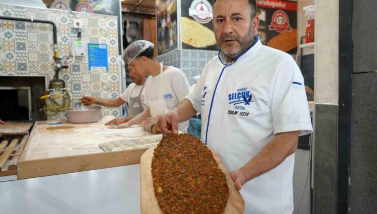 Gaziantep’in tescilli lezzeti lahmacun 180 TL’den satılıyor