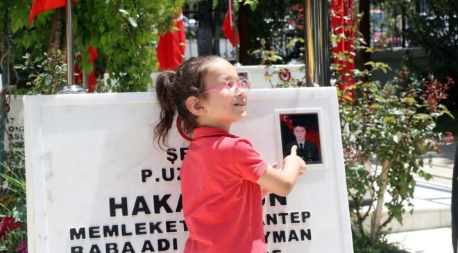 Gaziantep’te Kurban Bayramı öncesi mezarlık ve şehitliklerde yoğunluk