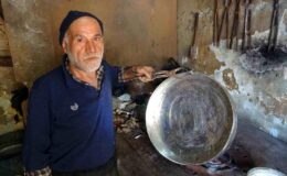 Meslekte 55 yılı geride bıraktı: Şimdi yetiştirecek çırak bulamıyor