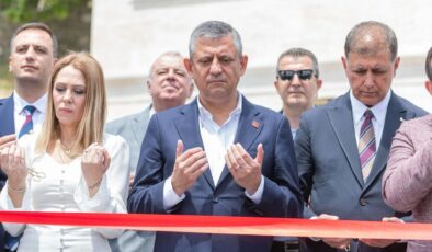Özgür Özel’den İzmir’de 3 açılış: Söz verdiğimiz gibi camimizi hizmete sunduk