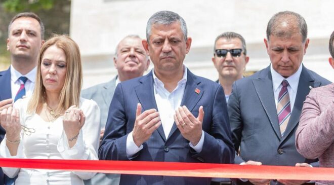 Özgür Özel’den İzmir’de 3 açılış: Söz verdiğimiz gibi camimizi hizmete sunduk
