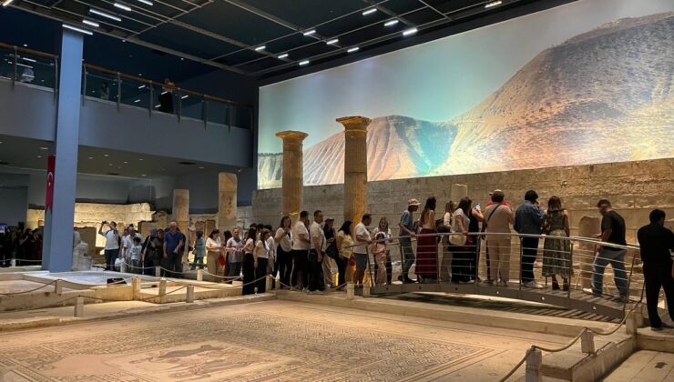 Zeugma Mozaik Müzesi’ne bayram tatilinde ziyaretçi akını