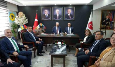 Bakan Bolat’tan MHP Gaziantep İl Başkanı Kılıç’a hayırlı olsun ziyareti