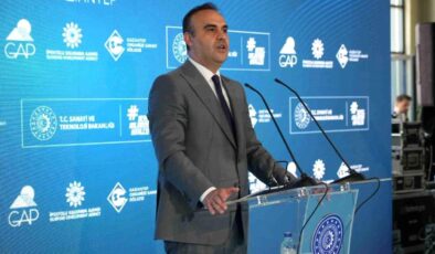 Bakan Kacır: Güven veren, istikrar üreten bir Türkiye var