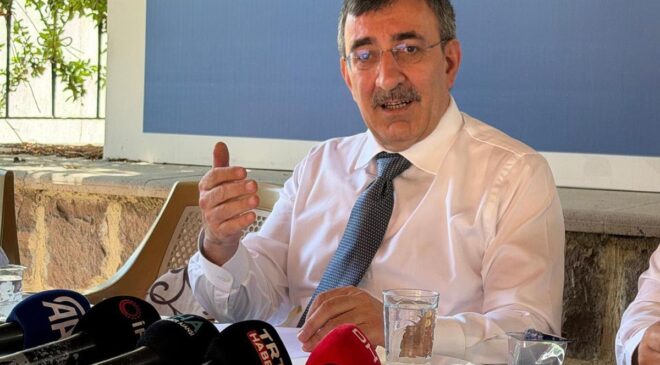 Cumhurbaşkanı Yardımcısı Cevdet Yılmaz’dan memur ve emekli maaşlarıyla ilgili mesaj